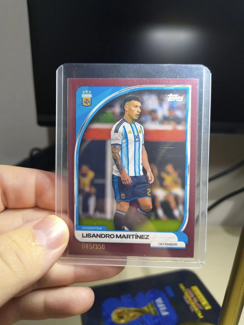 Card Lisandro Martinez numerada 85/350