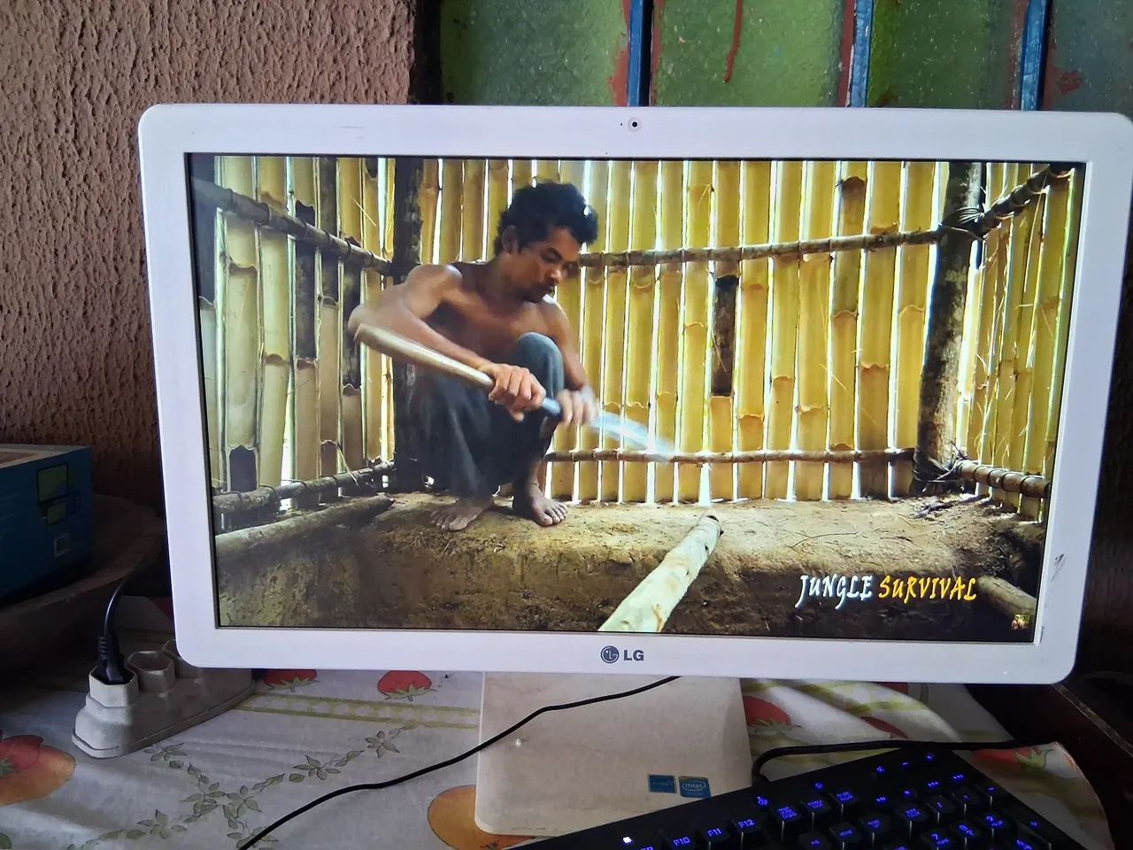 Computador tela embutido usado bom estado - Foto 2