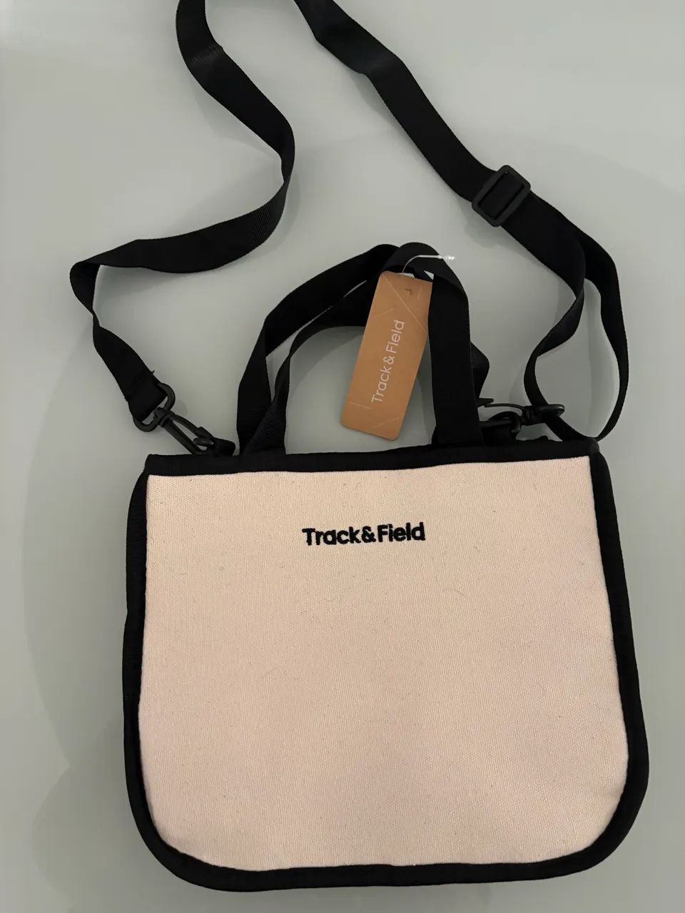 Bolsa track field off white nova com etiqueta  - Foto 2