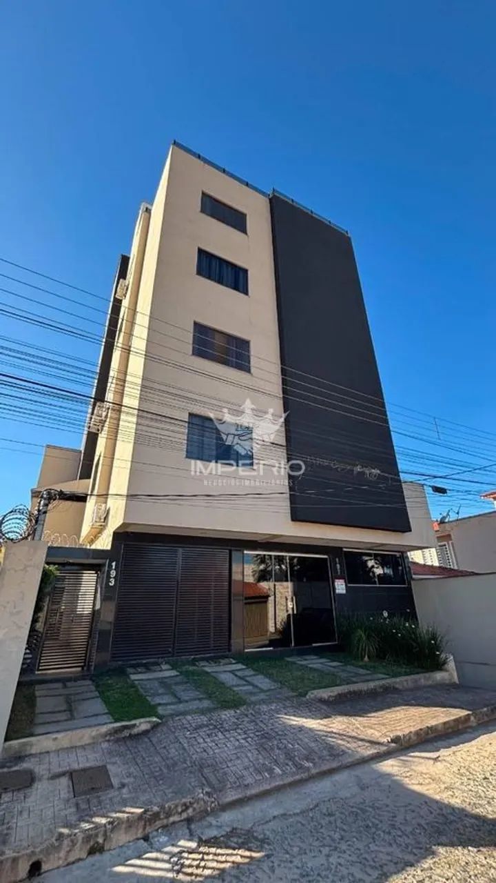Apartamento à Venda no Centro de Itaúna/MG 108 m²