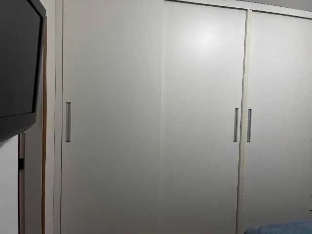 Vendo guarda-roupa branco  - Foto 2