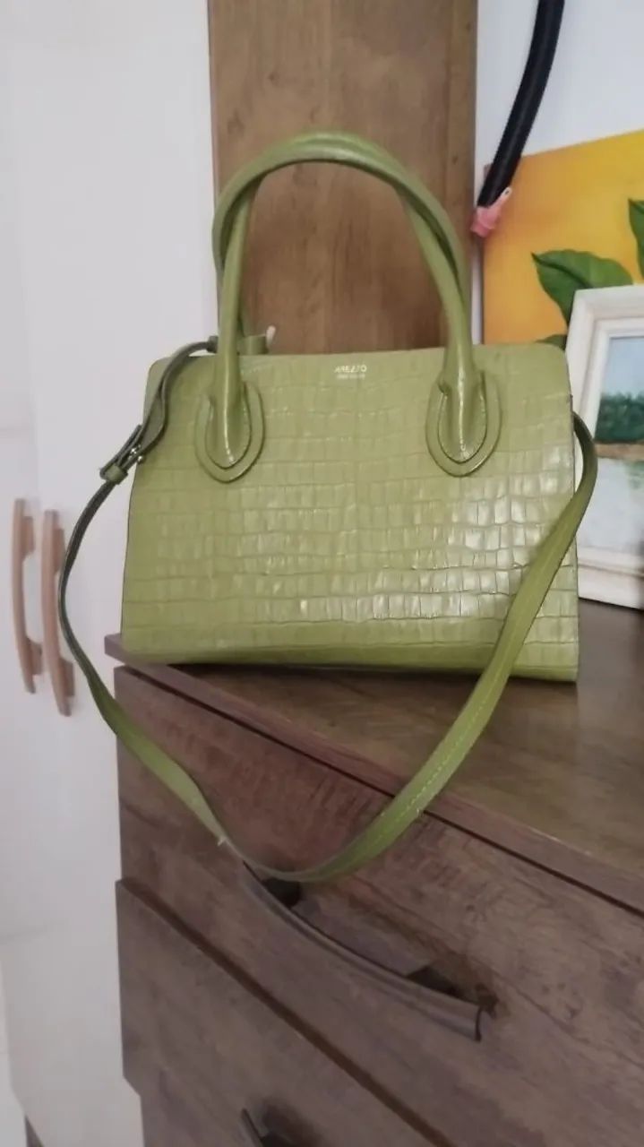 Bolsa de mao e ombro croco verde Arezzo - Foto 2