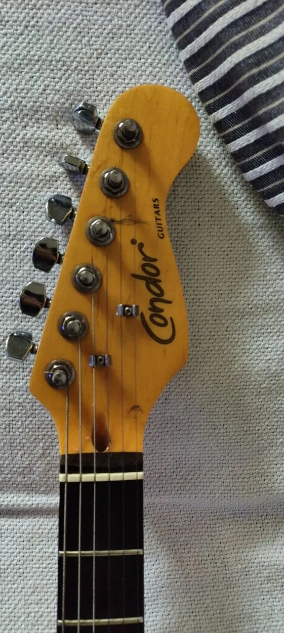 Guitarra Stratocaster Condor  - Foto 4