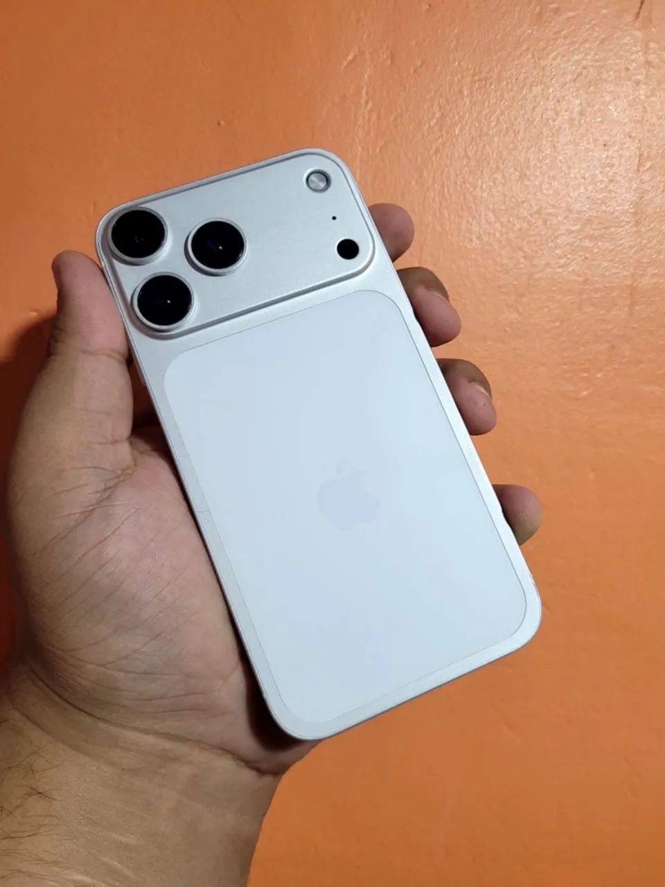 IPHONE XR NA CARCAÇA DO 17 PRO ACEITO PROPOSTA - Foto 3