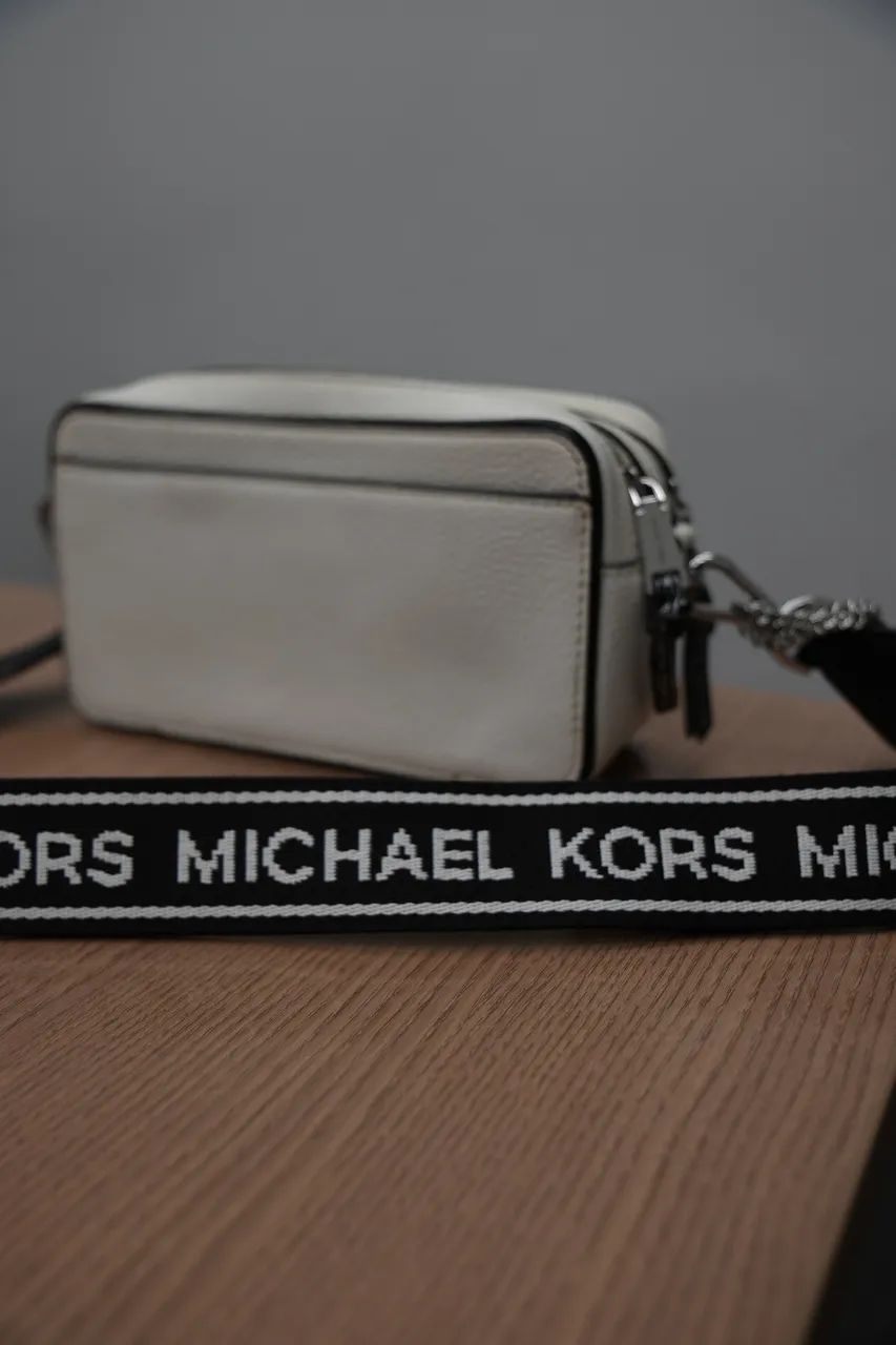 Bolsa Michael Kors Small Camera Bag Branca - Foto 2