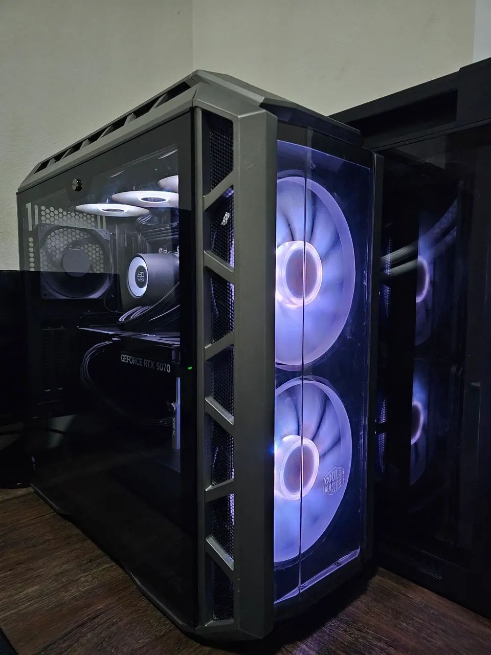 Computador RTX 5070, 9800X3D, 32GB DDR5