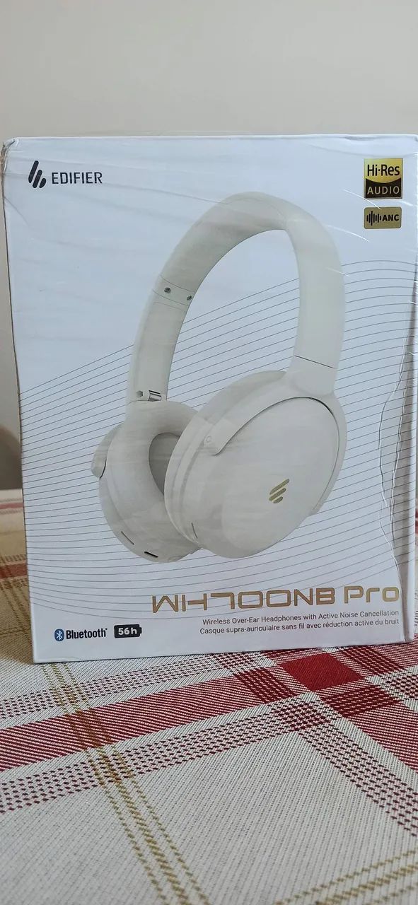 Headphone Edifier WH700NB PRO cancelamento do ruído som potente e bateria longa duração 