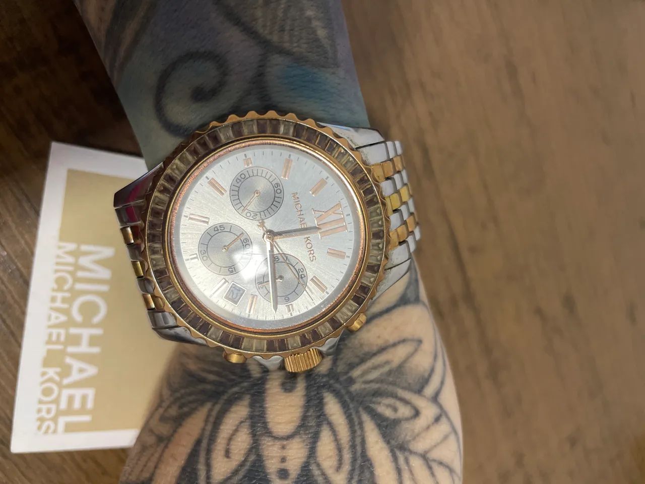 Relógio Michael Kors Original Feminino Dourado/prata - Foto 2