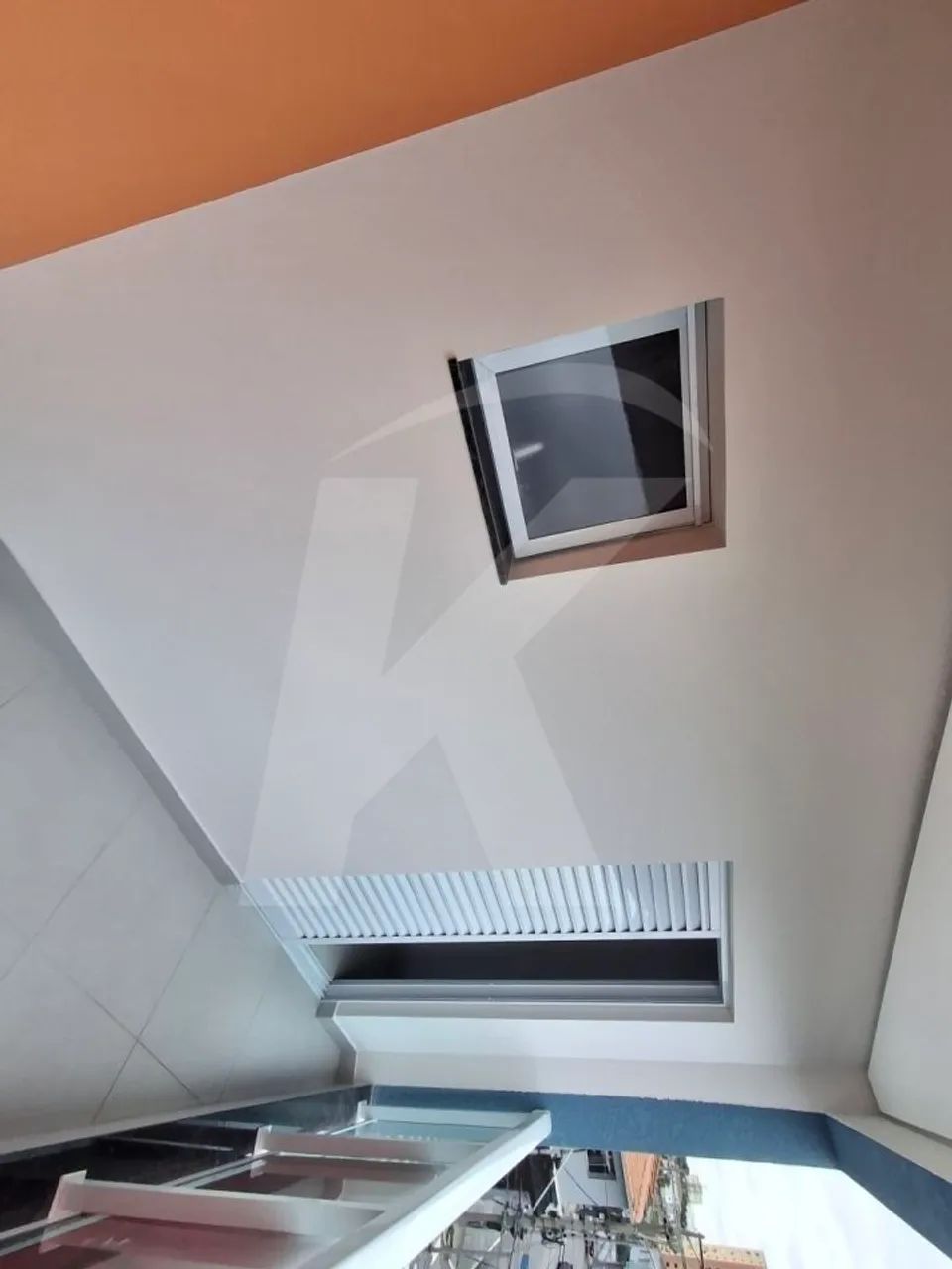 Apartamento com 2 quartos, sala, cozinha, banheiro e sacada - Foto 3