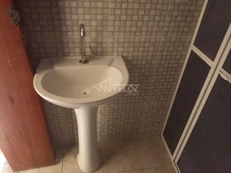 Kitnet/Conjugado - / Residencial / Centro
