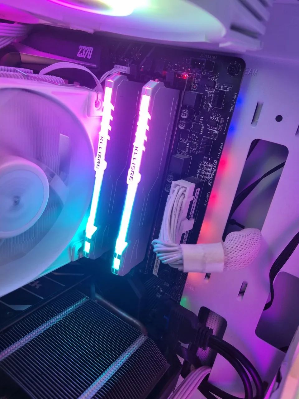 Kit Memória RAM 16GB DDR4 3200MHz RGB - Foto 3