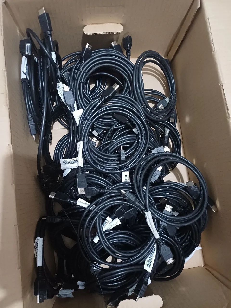 Lote com 150 cabos HDMI novos 