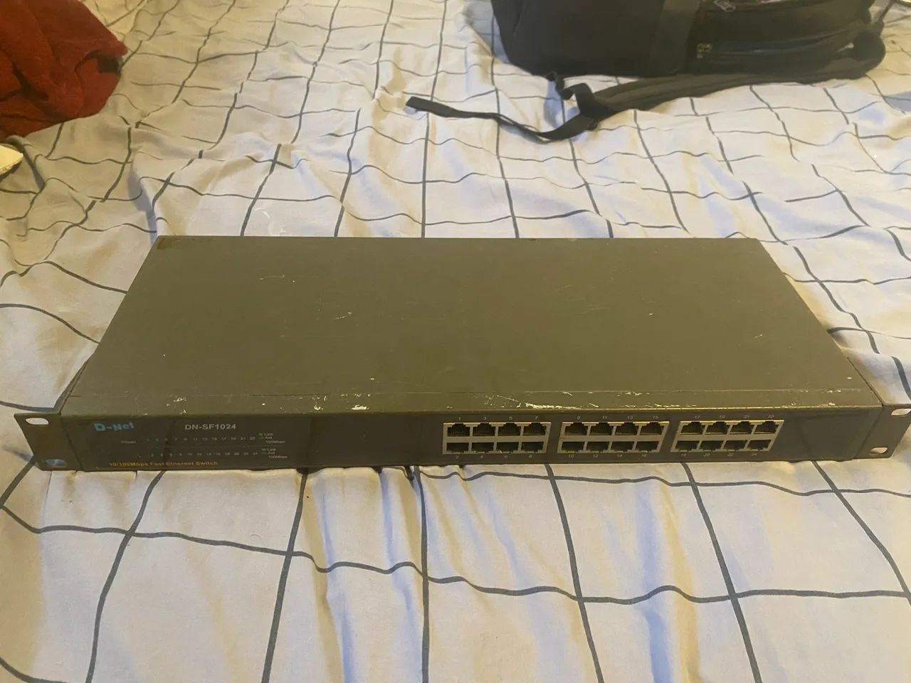 Switch 24 Portas D-Net DN-SF1024 - 10/100 Mbps - Funcionando - Barato