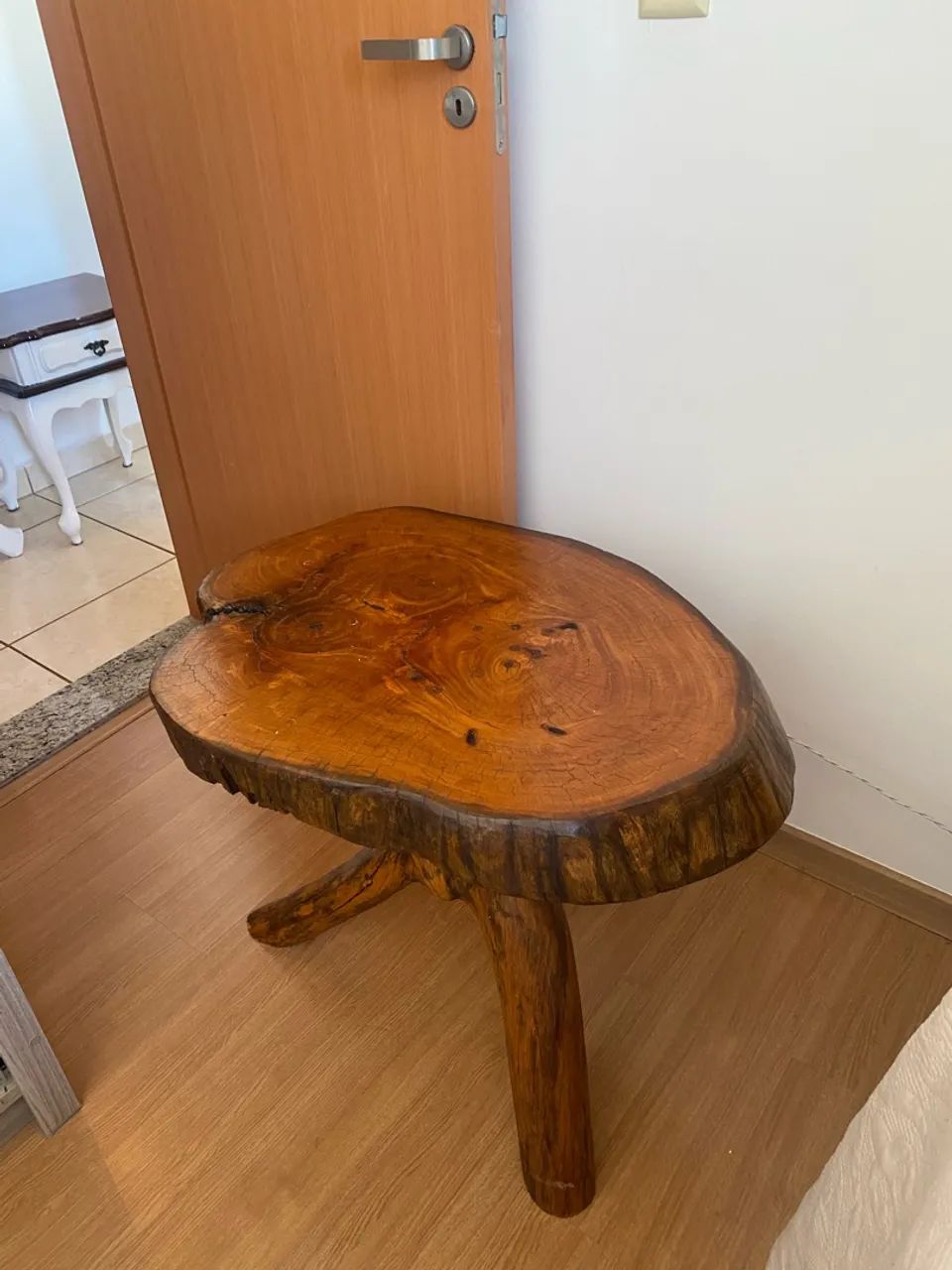Mesa de canto madeira estilo rústico 