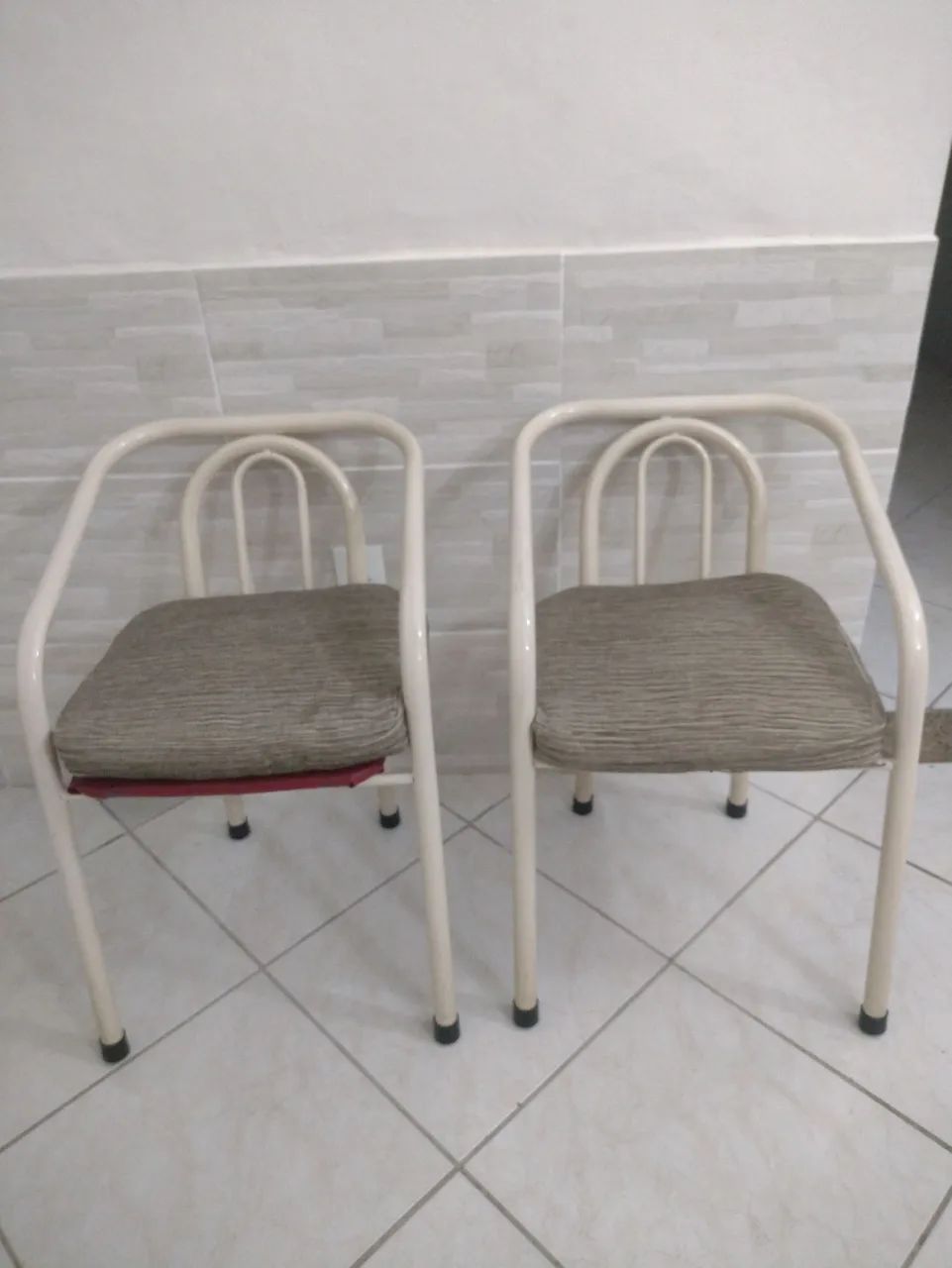 Vendo Cadeiras de aço 