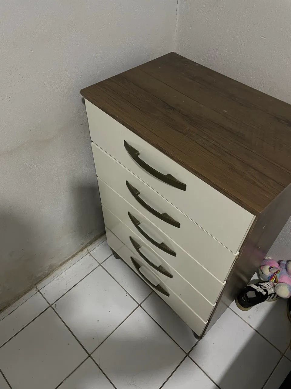 Cômoda em ótimo estado com menos de 1 ano de uso 
