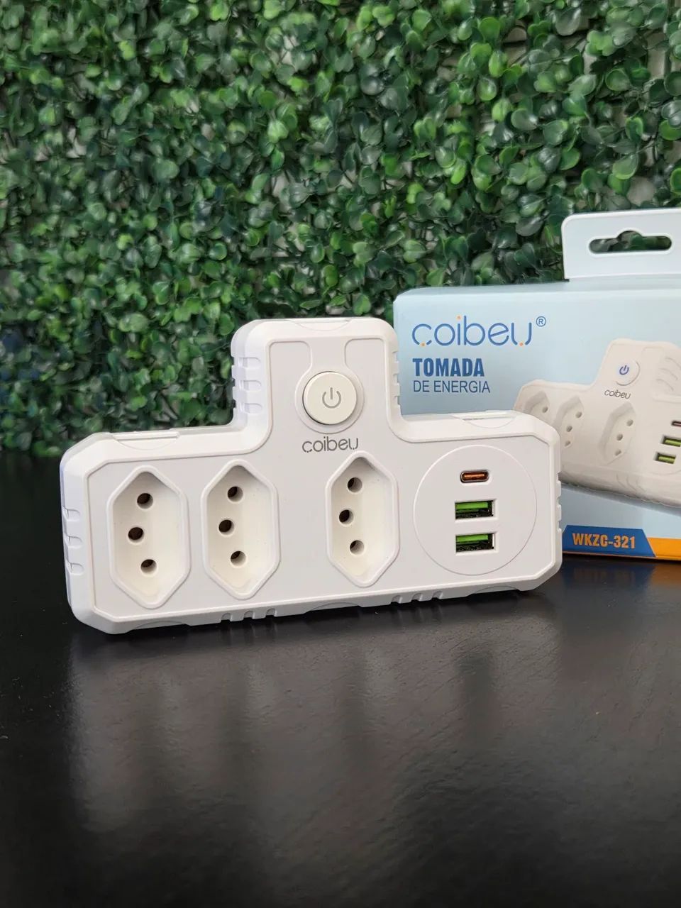 Tomada Multiuso COIBEU - 3 Tomadas, 2 USB e 1 Tipo C