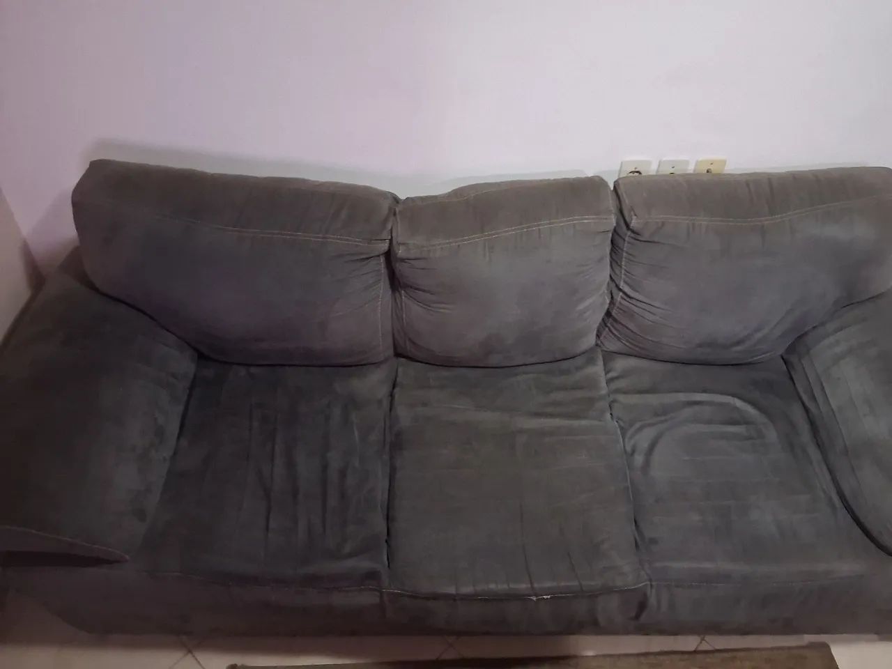 SOFÁ DE 3 e 2 LUGARES. - Foto 3