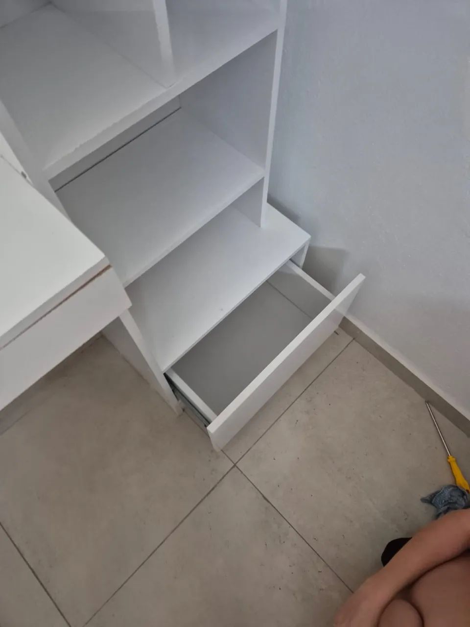 White Desk with Shelf65704320735233123