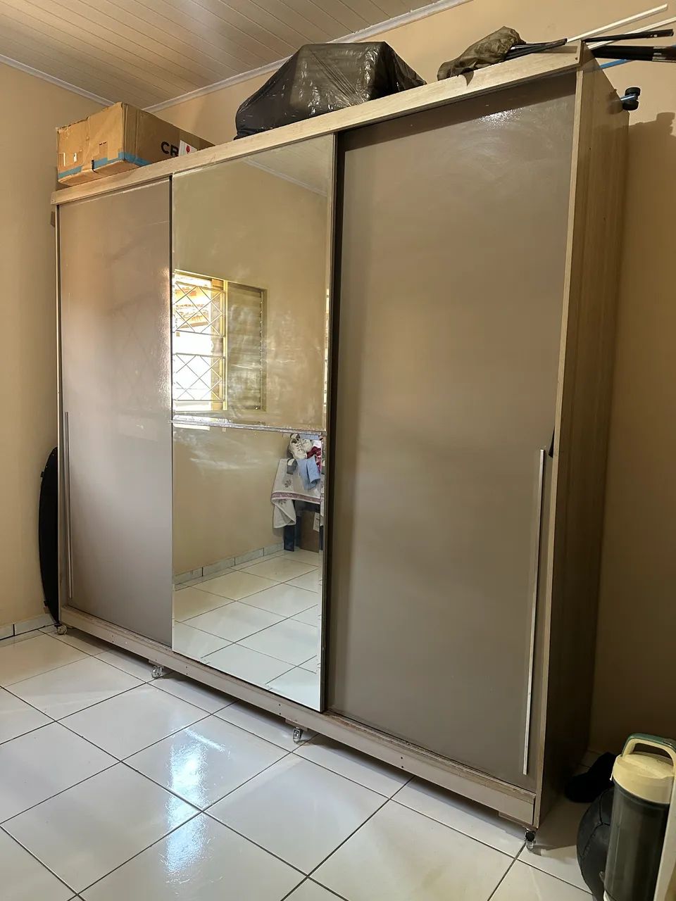 Guarda-roupa casal