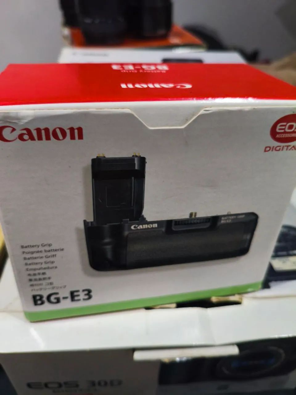 Canon 30 com duas lentes e grip - Foto 3