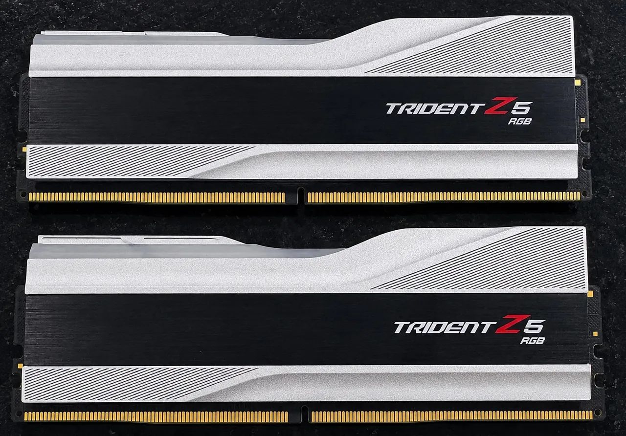 G.Skill 6400 mhz CL32 Trident Z5 RGB 32GB (2x16GB) DDR5 Memoria