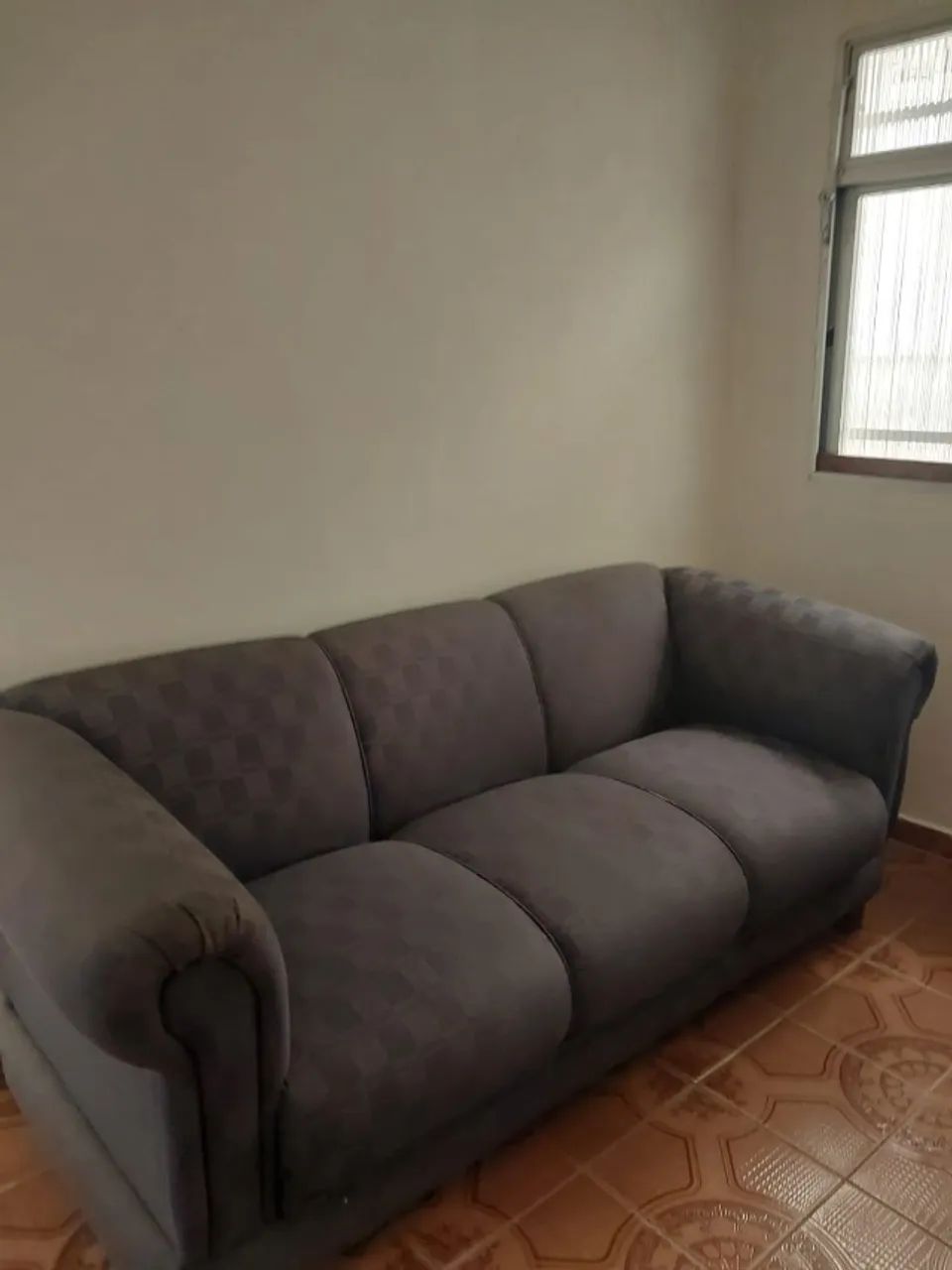 Vendo sofá de 3 lugares azul marinho