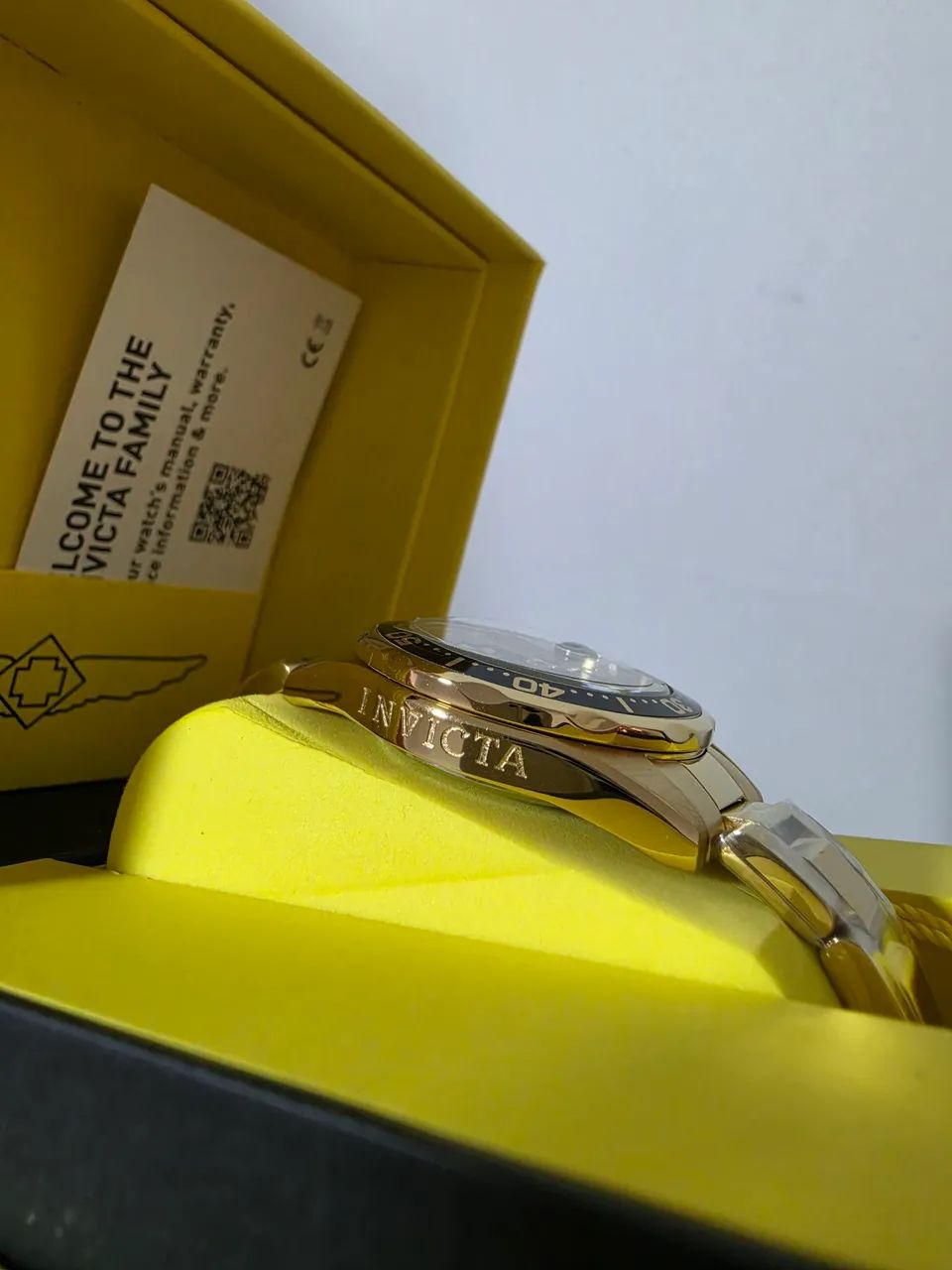 Relógio analógico Invicta banhado modelo 8936 na caixa, sem uso - Foto 2