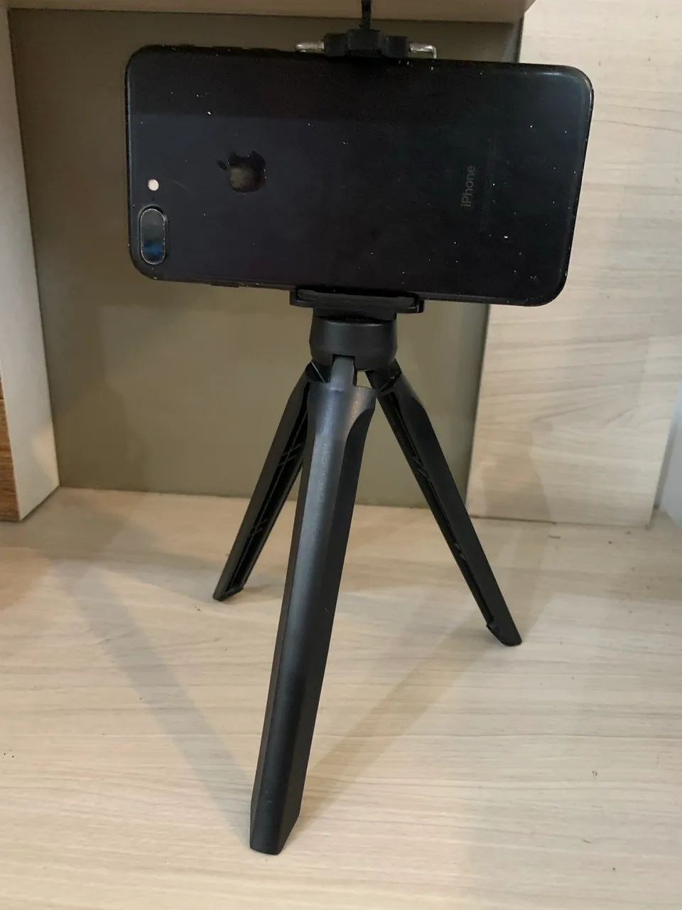 Suporte Universal para Celular com Tripé de Mesa - Foto 2