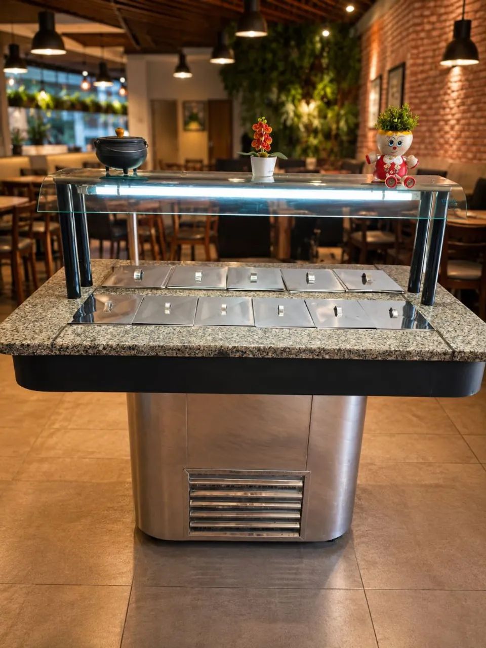 Buffet self service 2em1 salada e comida aquecida 