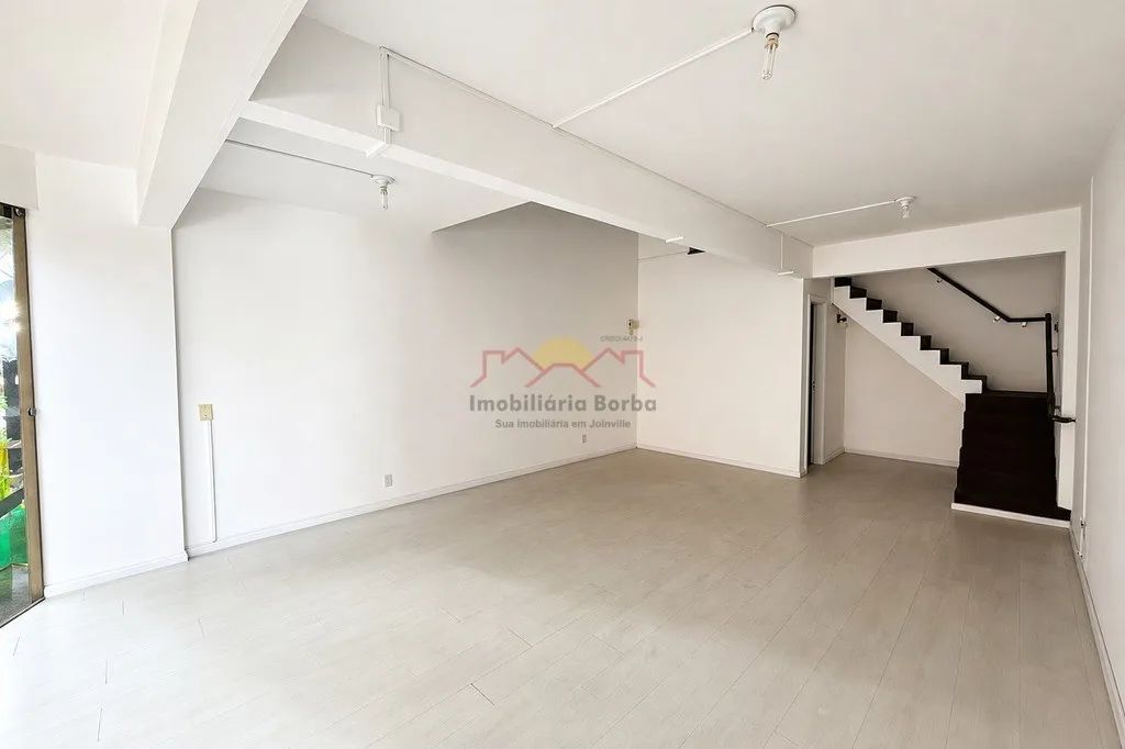 SALA COMERCIAL COM MEZANINO NO CENTRO DE JOINVILLE - Foto 2