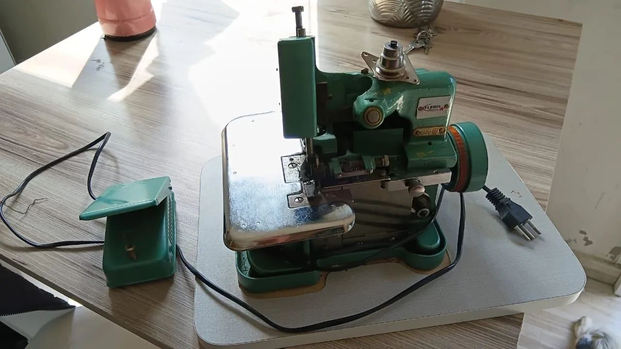 Máquina de costura  - Foto 2