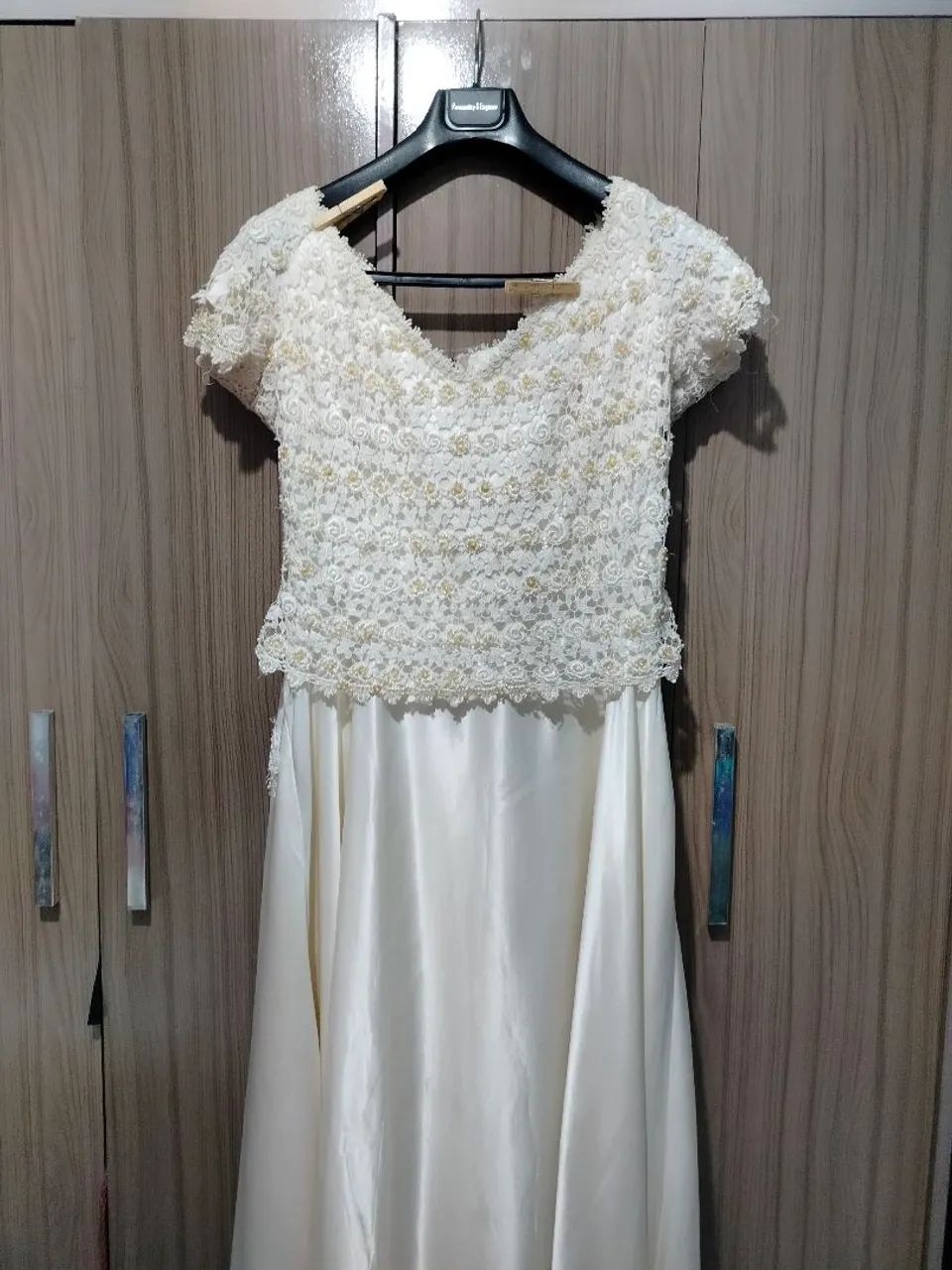 Vestido de Noiva / Festa Longo Branco com Corpete em Renda e Pérolas - Foto 3