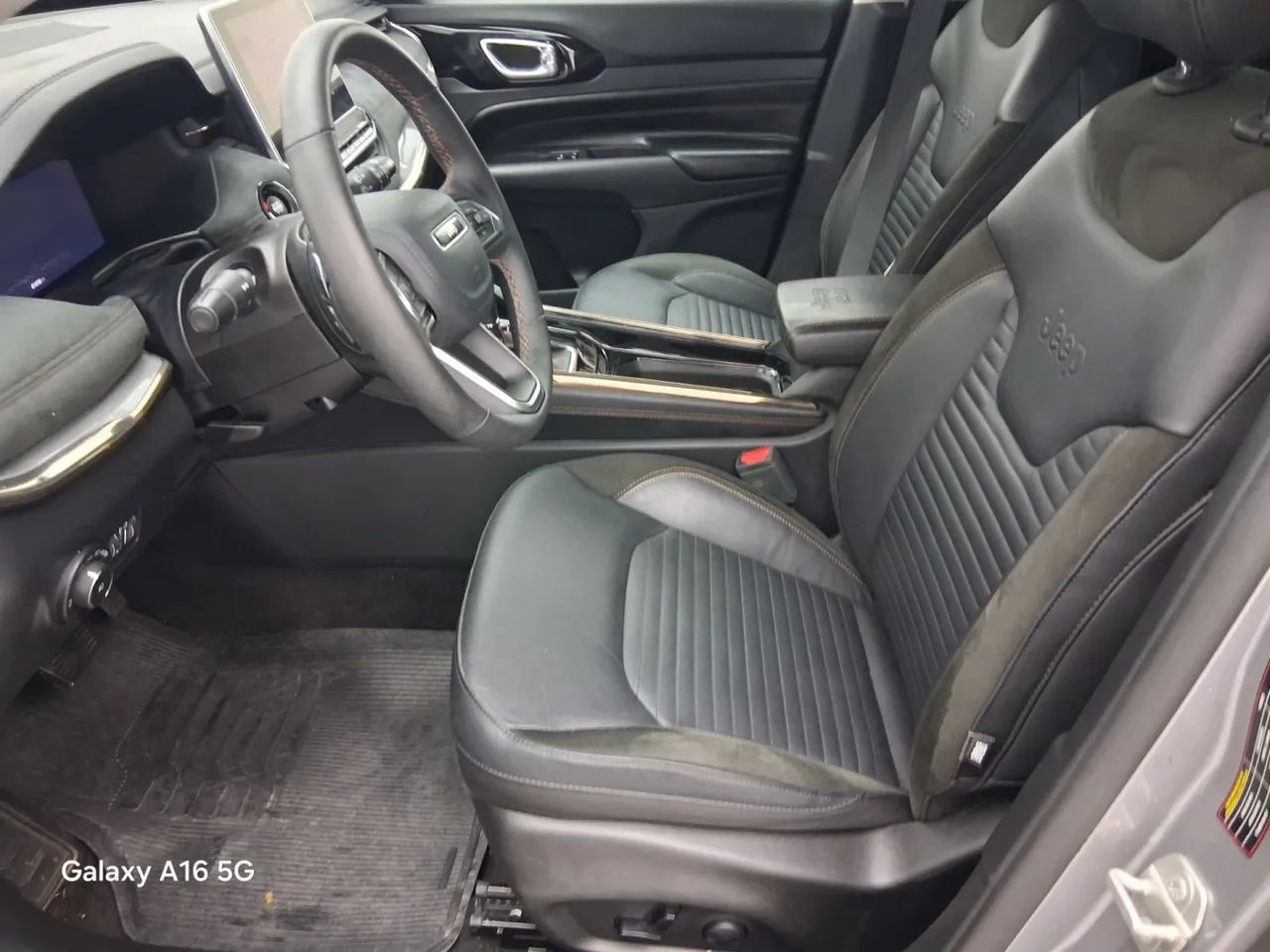 Jeep Commander Limited T270 1.3 TB Flex Aut., foto 17 de 18