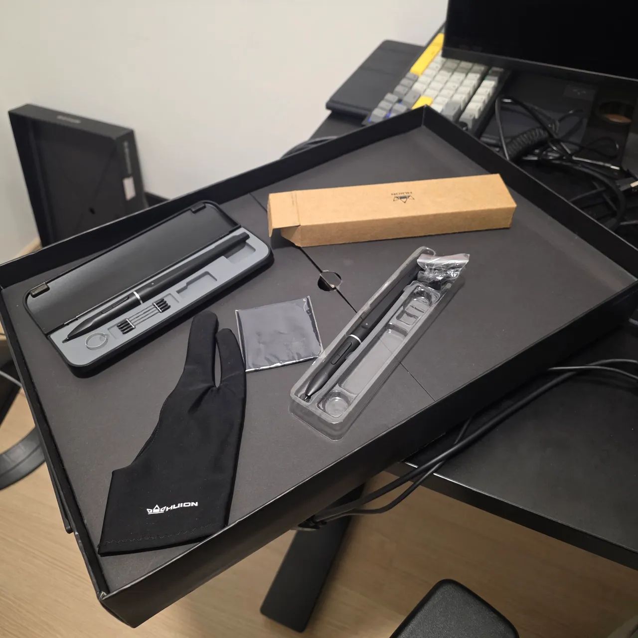 Mesa digitalizadora Huion Kamvas 16 - Foto 2
