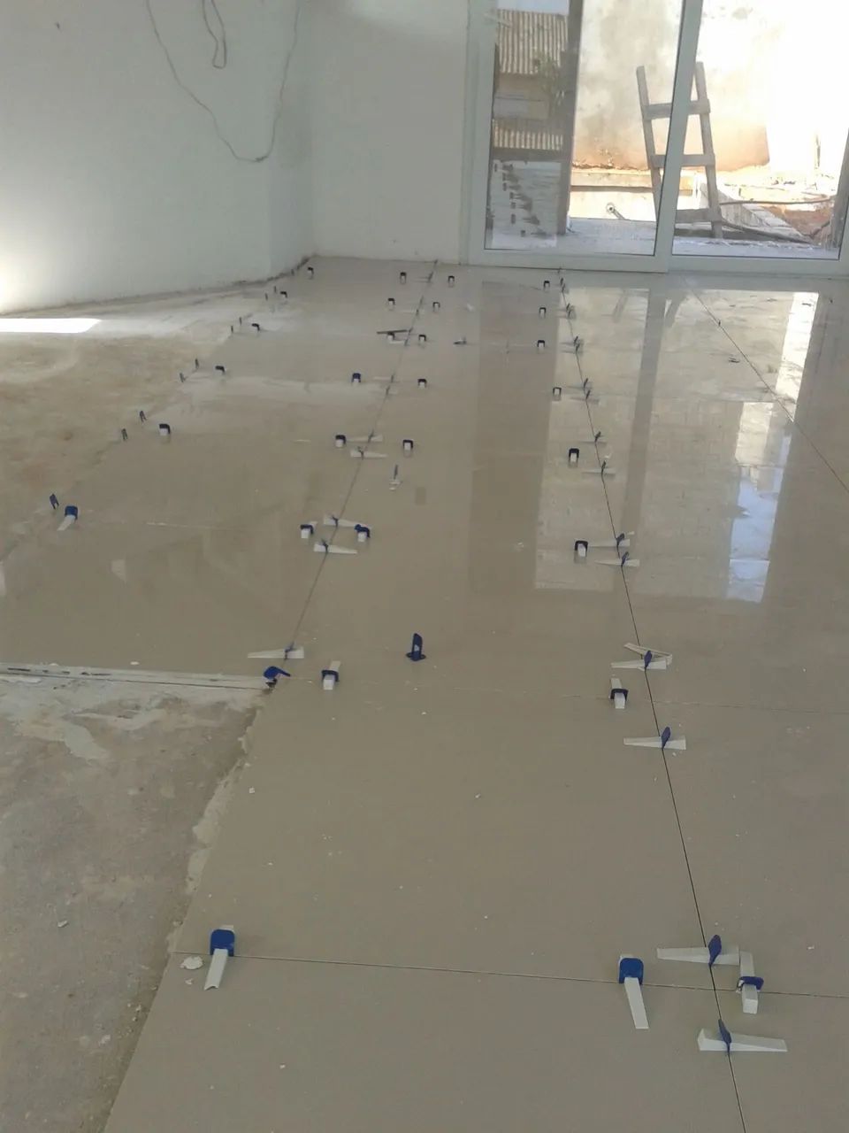 APLICAÇÃO DE PISO PORCELANATO! - Foto 3