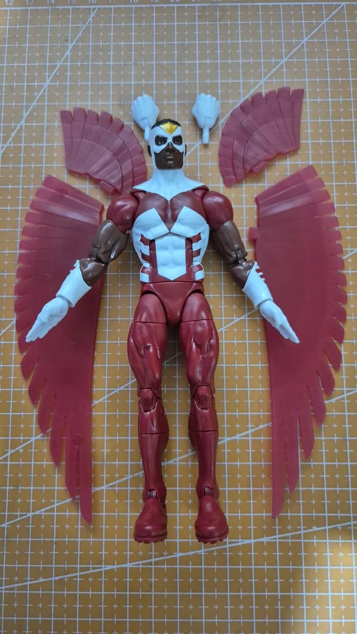 Marvel legends Falcão Retro