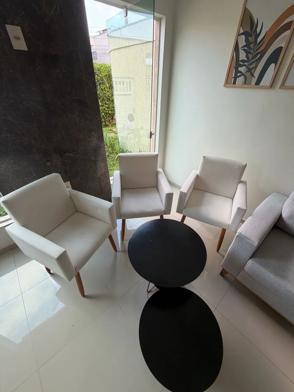 3 Poltronas decorativas tecido Linho + mesinhas de centro - Foto 2