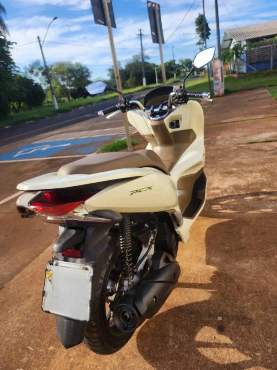 HONDA PCX DLX 2019  - Foto 3