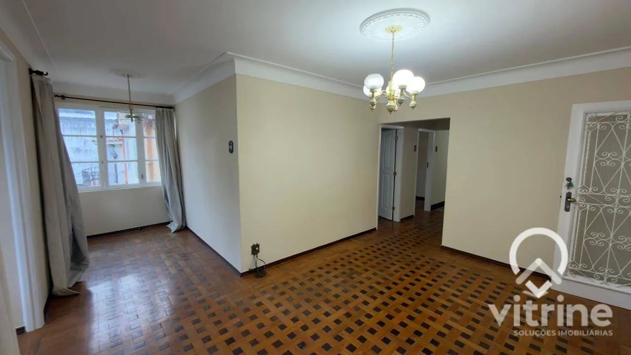 Excelente Casa 3 quartos no Centro - Foto 2