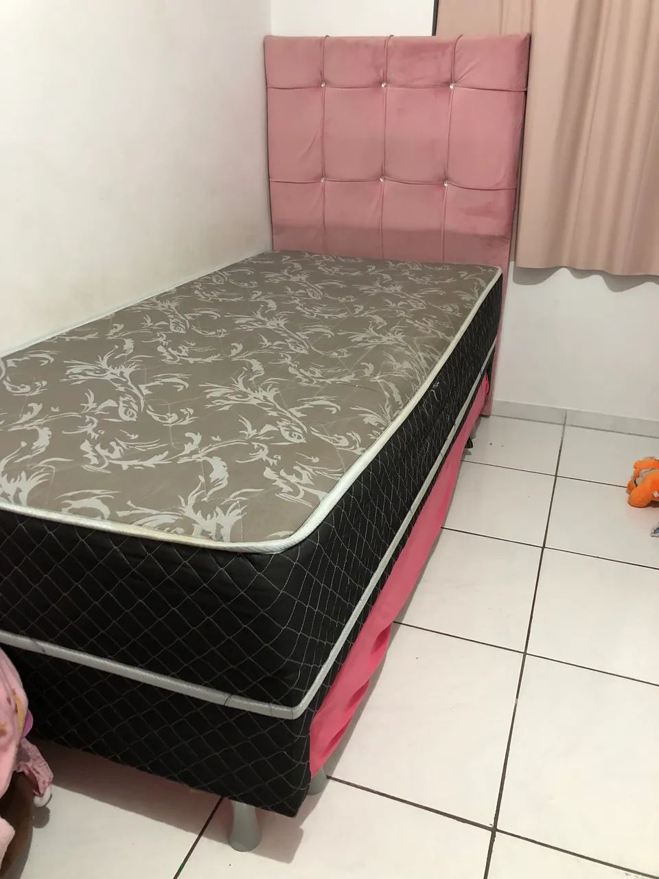 Cama solteiro + cama auxiliar 