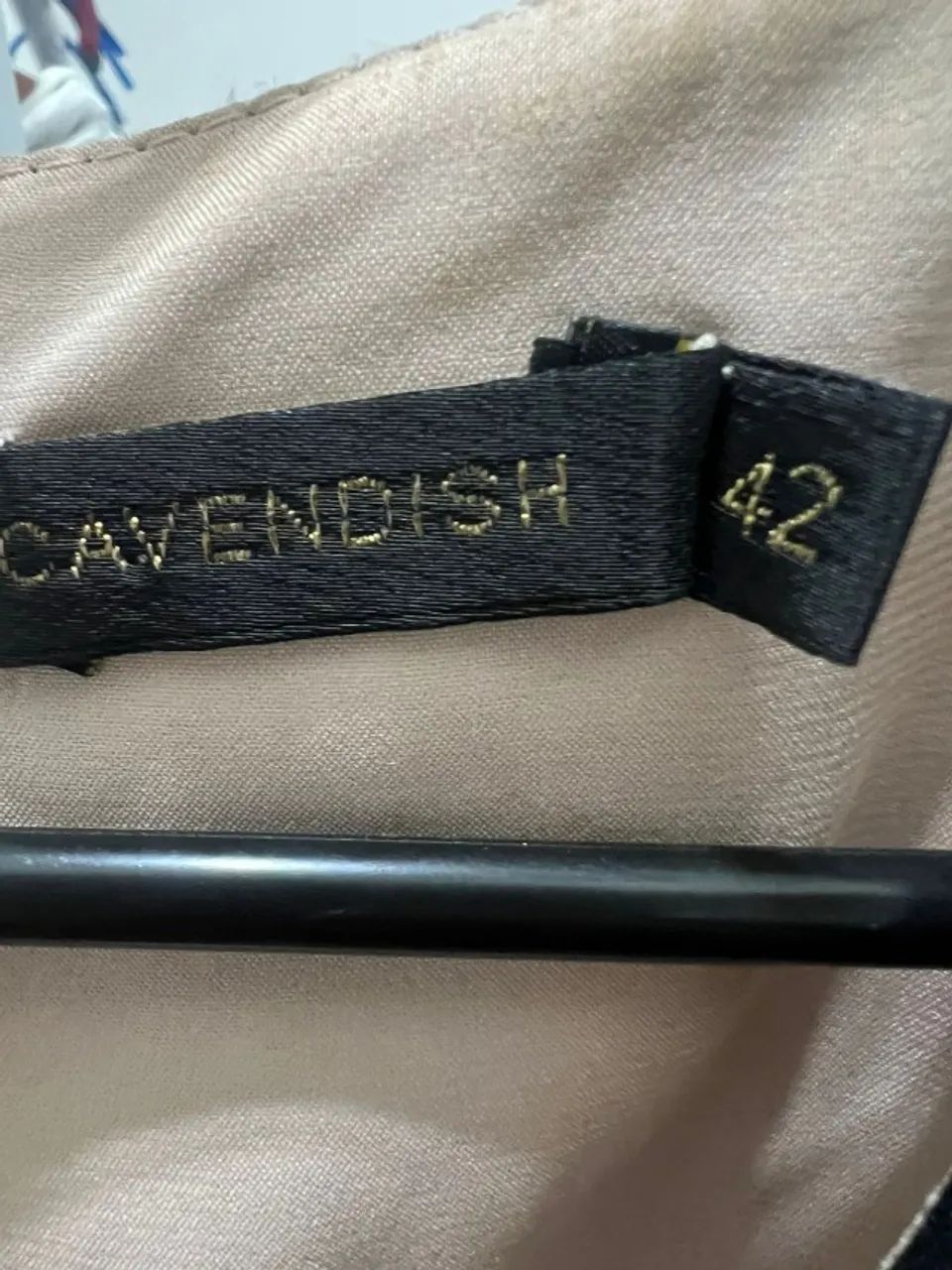 vestido preto e branco cavendish tamanho 42 - Foto 3