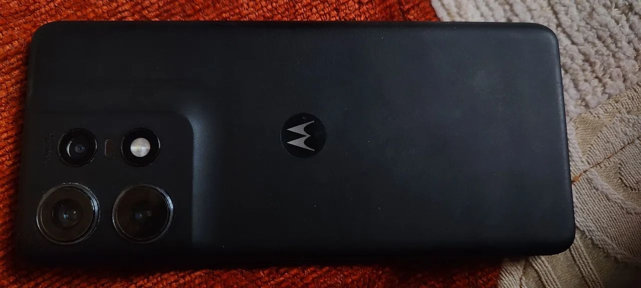 Moto Edge 50 pro  - Foto 2