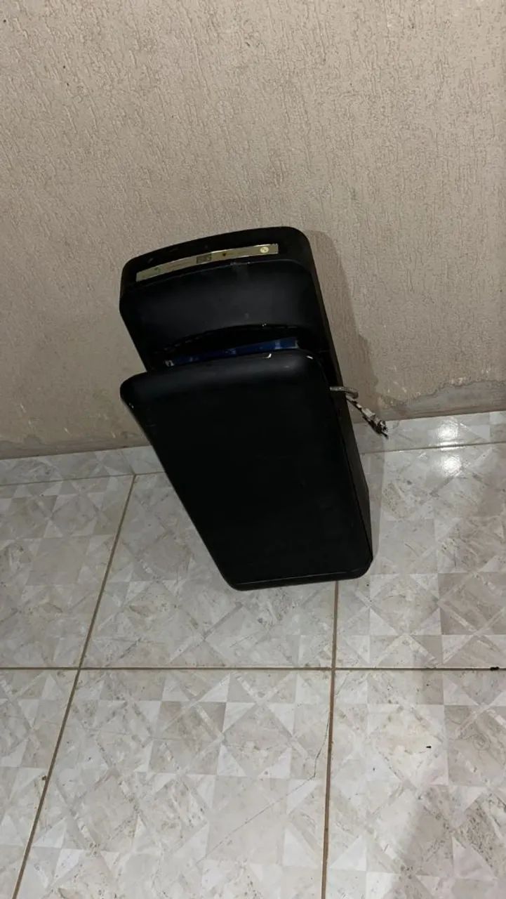 Secadora de mãos para banheiro 