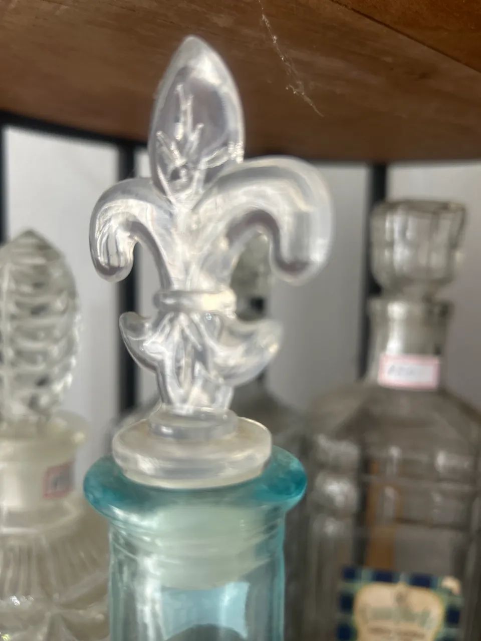 Garrafa azul 25 cm com a tampa - Foto 2