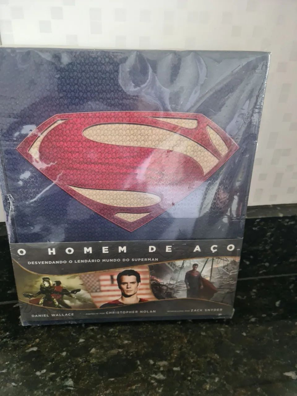 Livro o homem de aço  - Foto 2