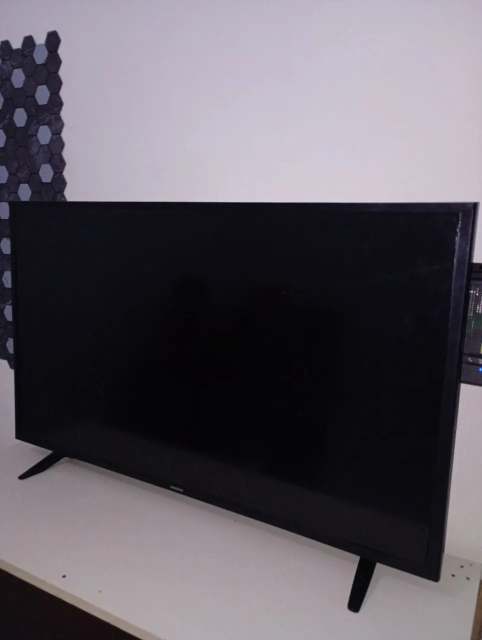 Vendo tv smartv  - Foto 2