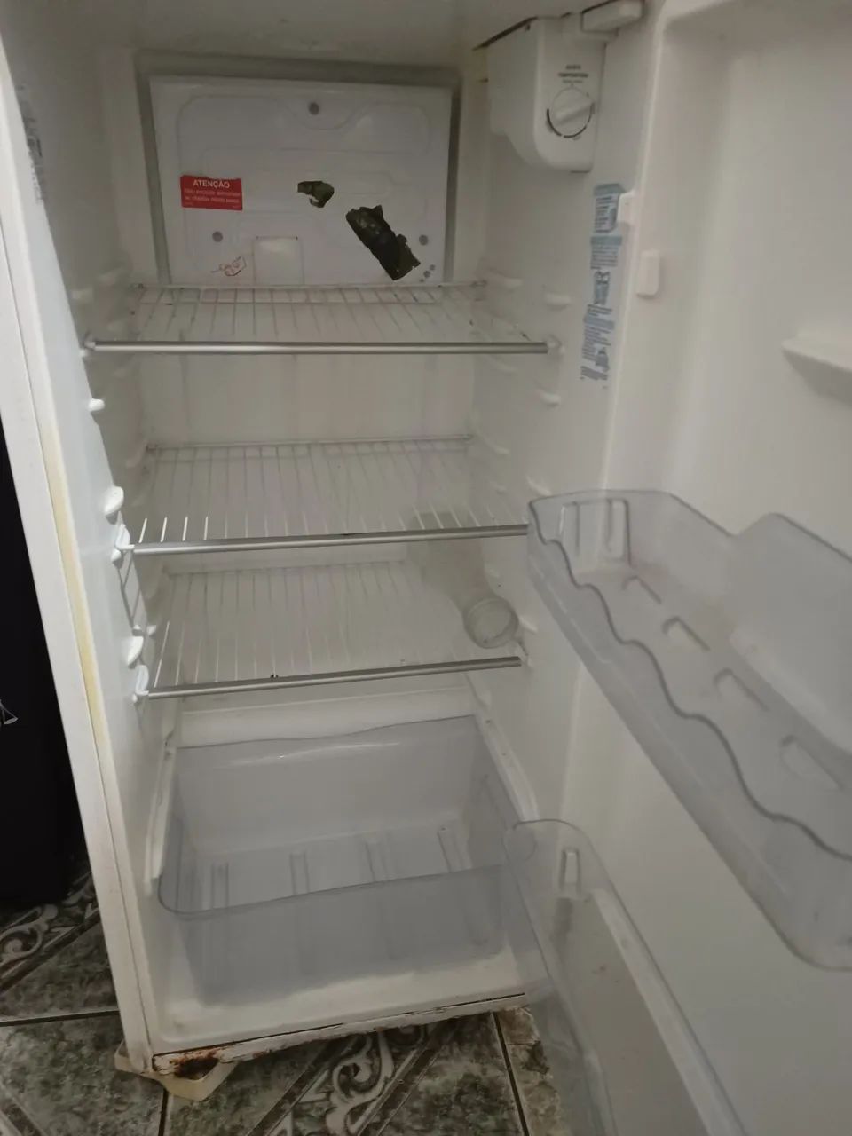 Geladeira Electrolux Com Freezer  - Foto 3