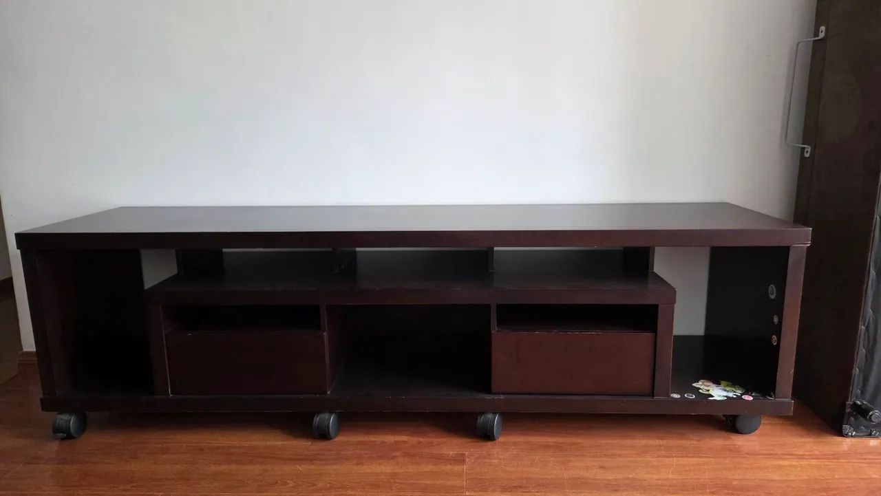 Rack para TV 2 metros - excelente espaço