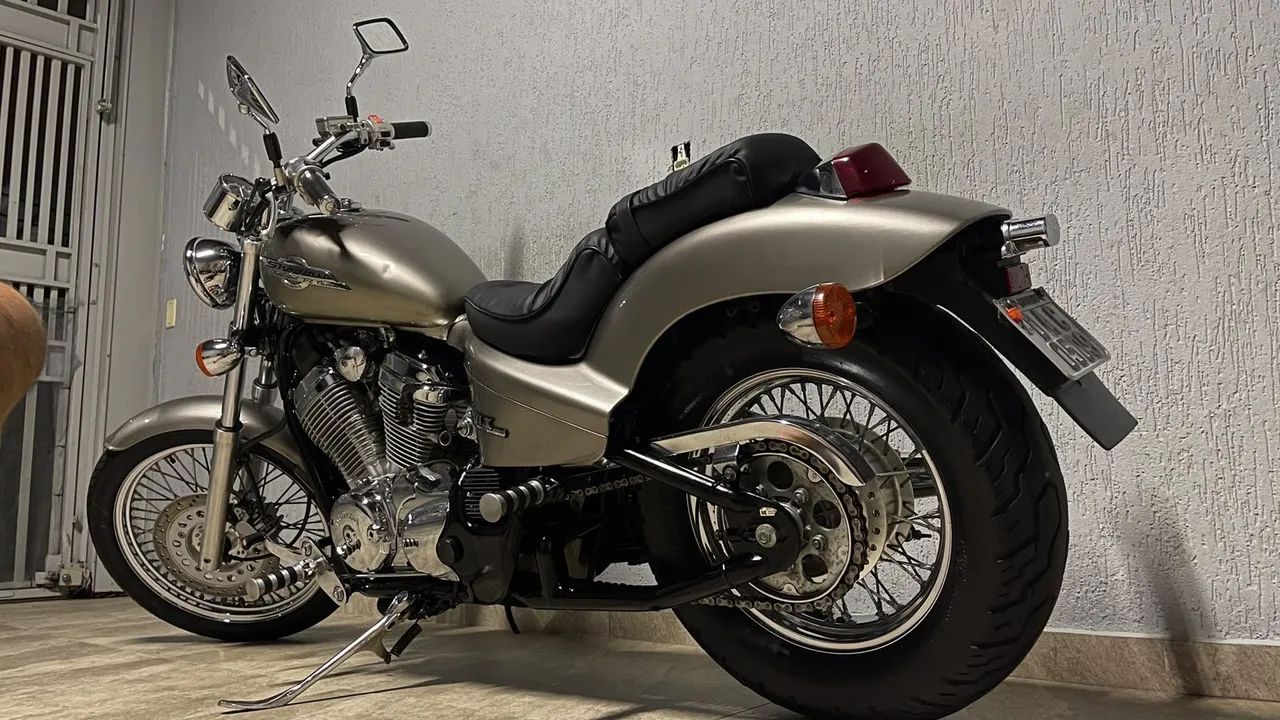 Shadow 600 2001 